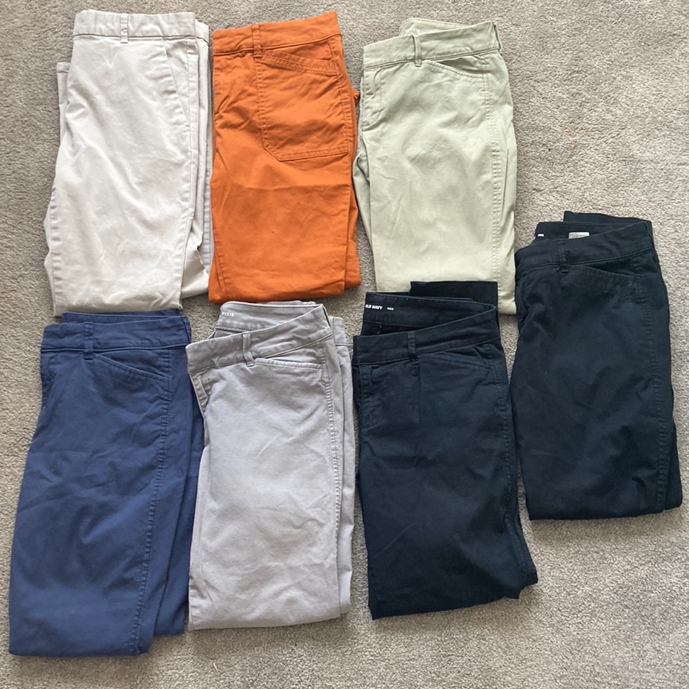 7 Pairs of GAP/Old Navy Chino Pixie Pants Size 4